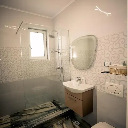 Luxury Eral-apartmente شقة
